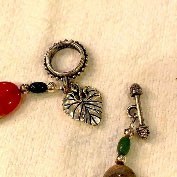 Natural stone silver toggle clasp flat large leaf charm detail high quality - Picture 2 of 6